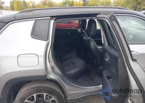 2020 Jeep Compass Trailhawk 4X4 z USA, uszkodzony, nr VIN 3C4NJDDB1LT193899